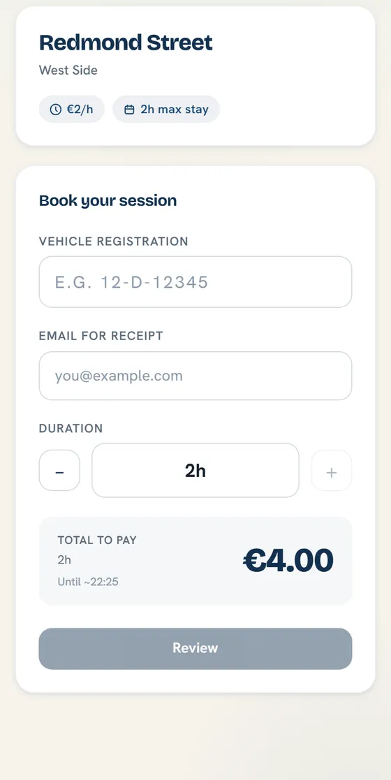Booking form with vehicle registration, receipt email, duration and the total to pay